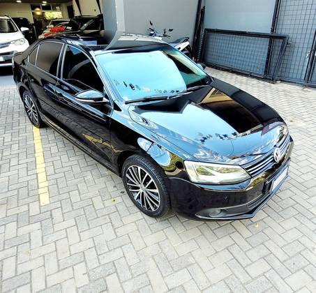 VOLKSWAGEN JETTA 2.0 COMFORTLINE FLEX 4P TIPTRONIC